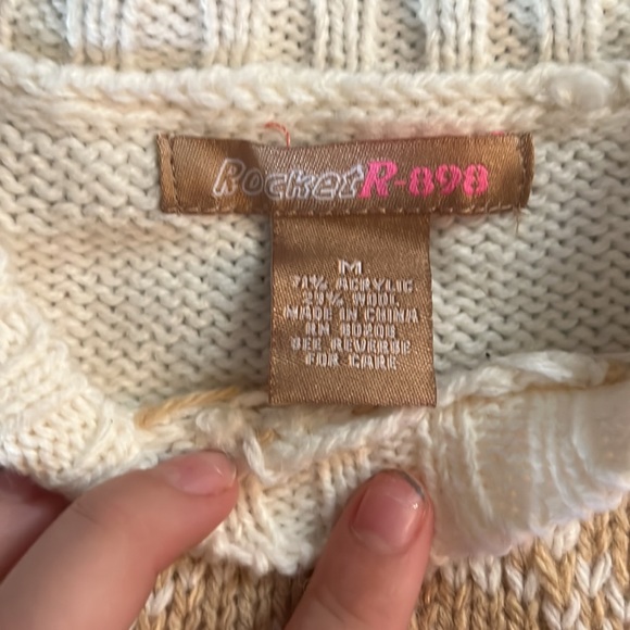 Medium knit top - Picture 2 of 2